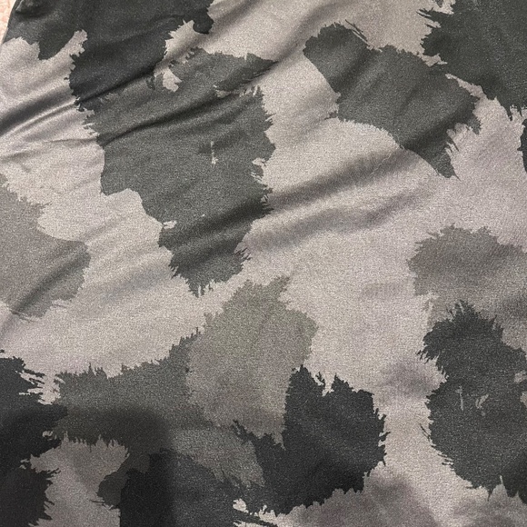 Men's 2XL Reebok Camo Hoodie - Picture 3 of 3